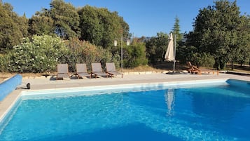 Piscine extérieure, piscine chauffée
