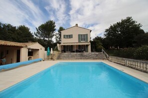 Piscine extérieure, piscine chauffée