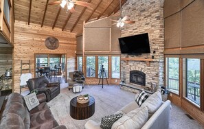 Smart TV, fireplace, DVD player, books