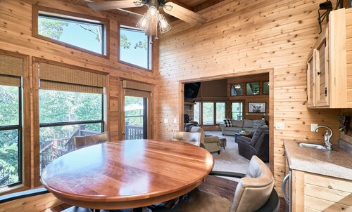 Luxury, Lakefront Chalet; Dock, Grills, Sasquatch & Firepits with a view