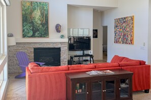 Fireplace, DVD player
