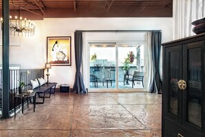 Interior - Spacious Railyard Loft w/Panoramic Balcony Views (Santa Fe)