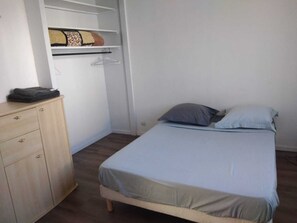 2 bedrooms