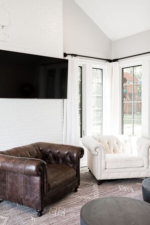 Smart TV, fireplace - Pumphouse on Lake Superior I  200’ Lake Superior Frontage I Incredible Views (Duluth)