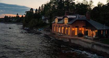 Pumphouse on Lake Superior I 200â Lake Superior Frontage I Incredible Views