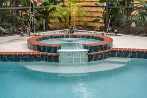 Outdoor pool, a heated pool - Palm Retreat near Ringling Museum! (Sarasota)