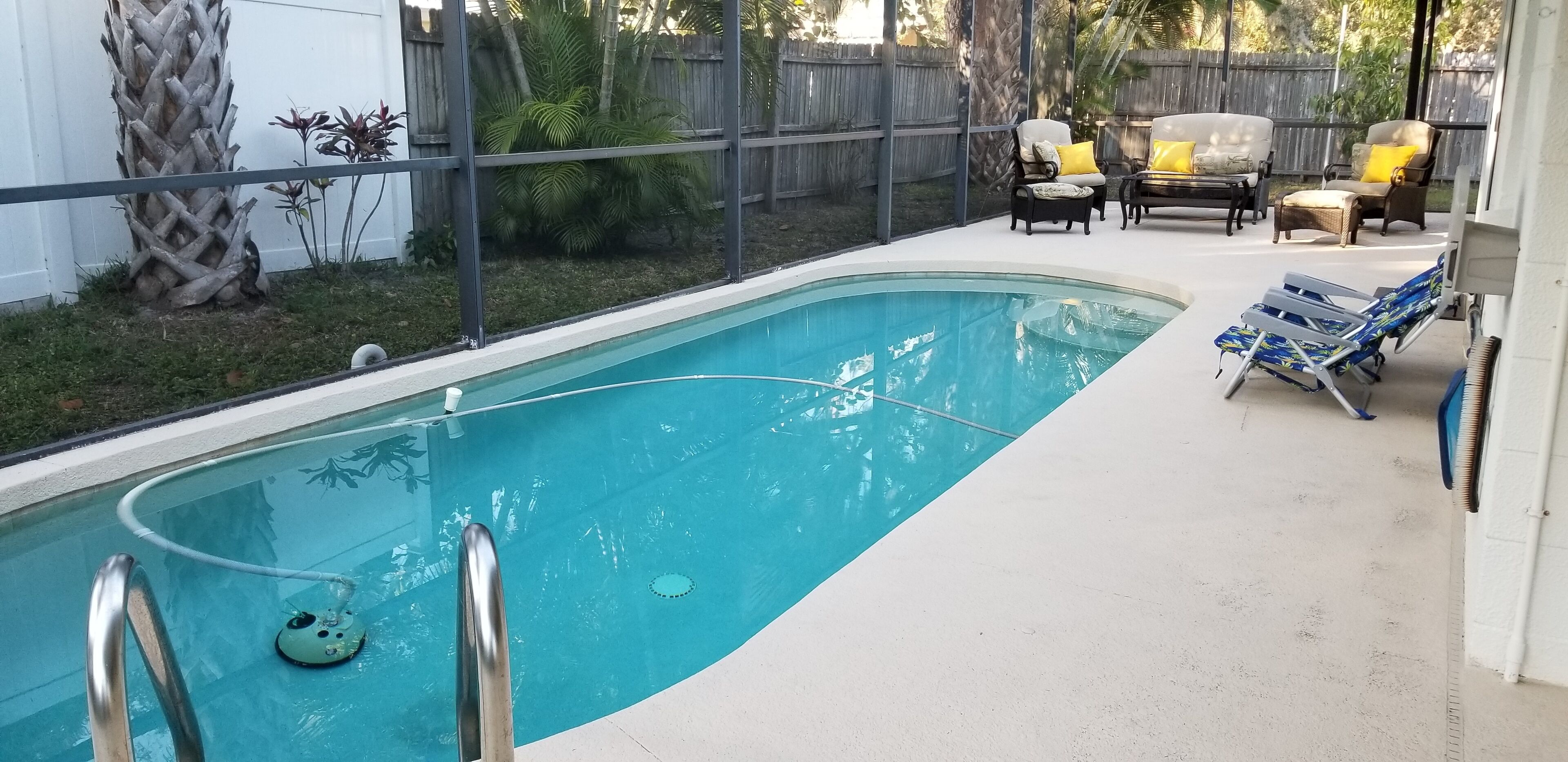 HOUSE WITH PRIVATE HEATED POOL FOR RENT 3 BEDROOMS, 2 BATHROOMS. 