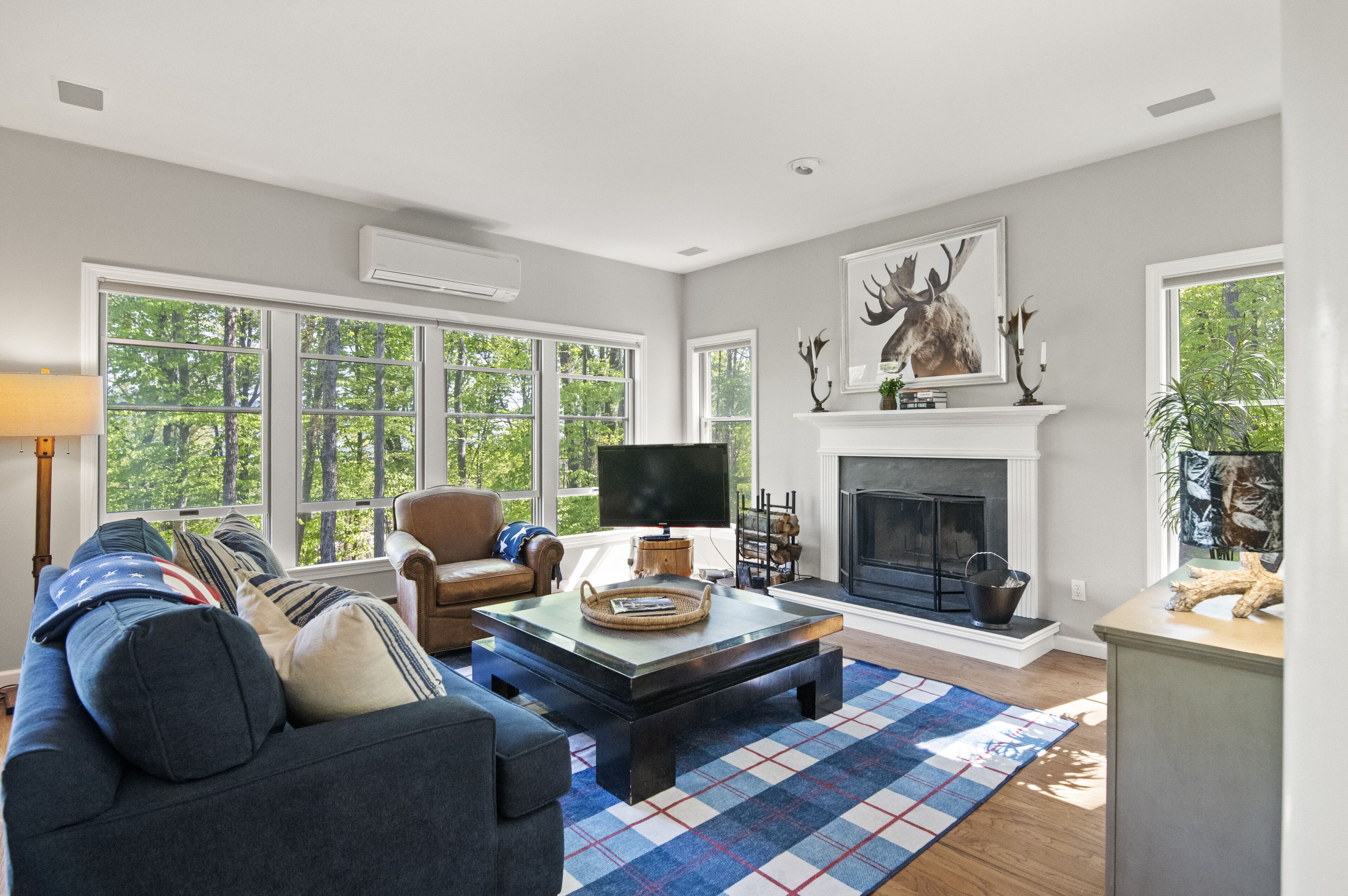 Lakeview Lodge- Fall Special 50% off a 3rd night