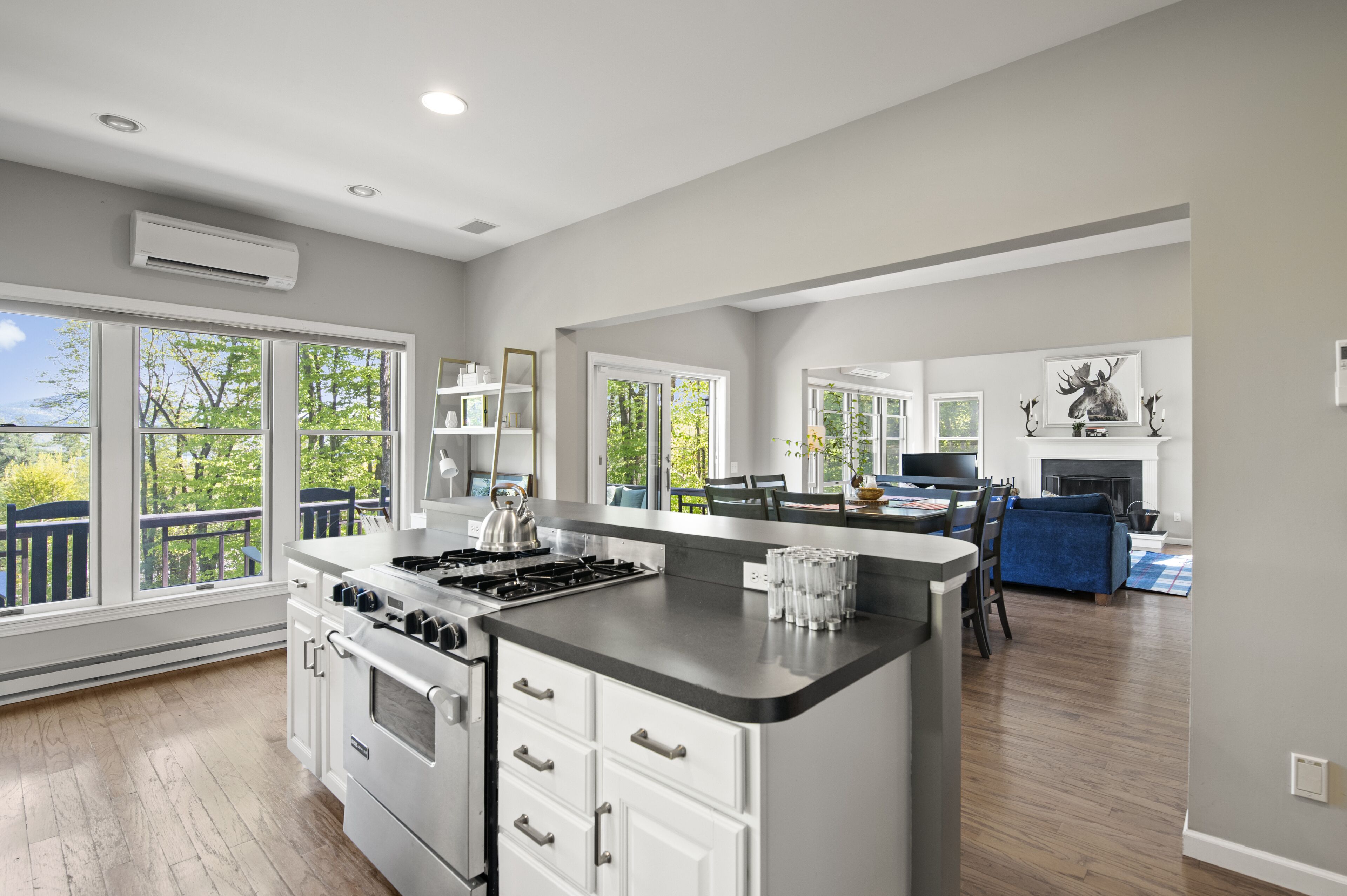 Lakeview Lodge- Fall Special 50% off a 3rd night