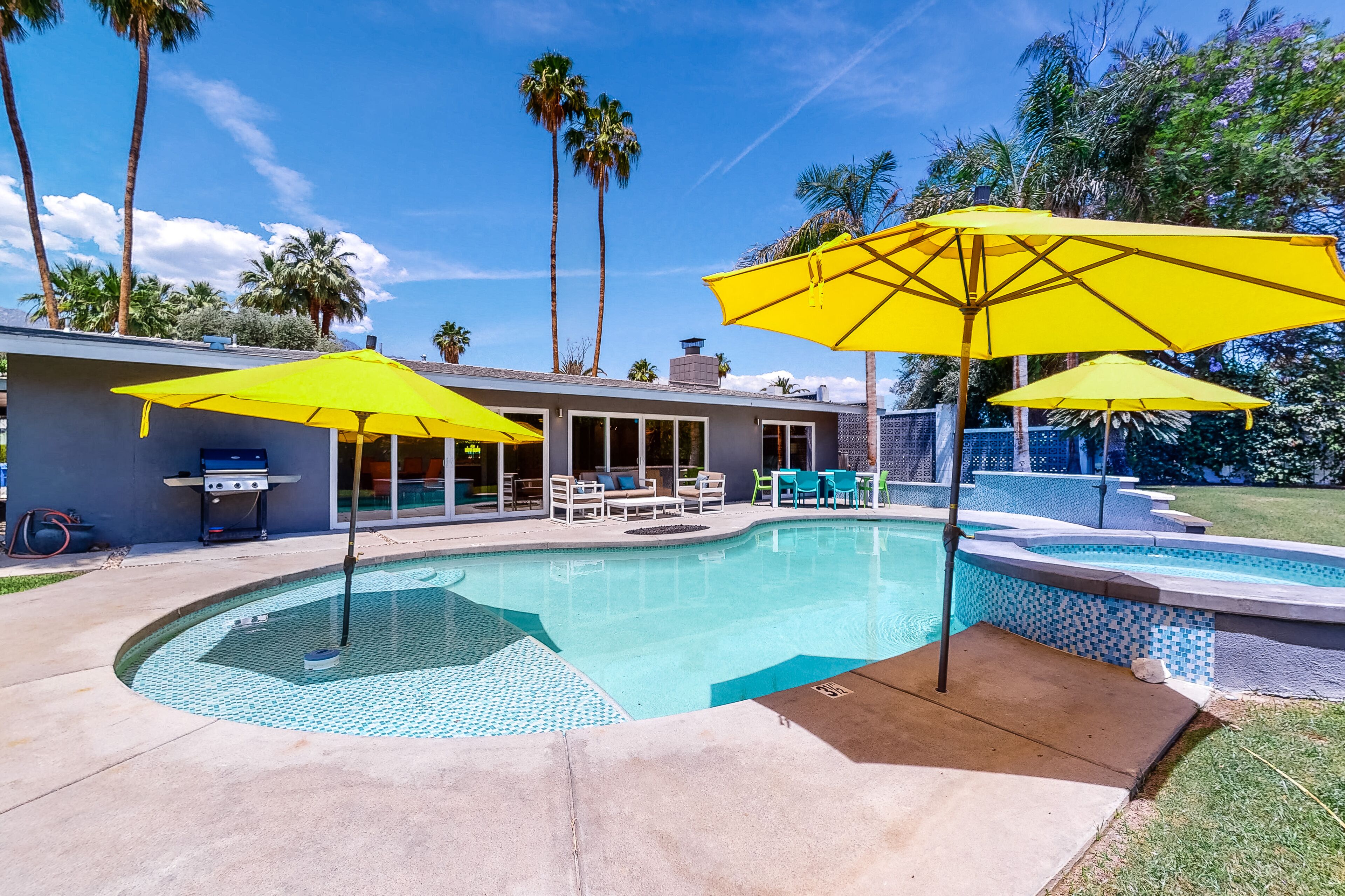Retro style dog-friendly home with private pool/hot tub, firepit & on-site golf