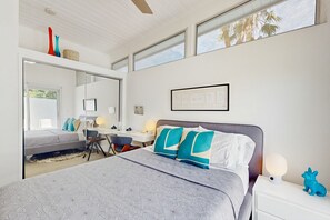 2 bedrooms, iron/ironing board, Internet, bed sheets