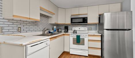 Fridge, microwave, oven, coffee/tea maker