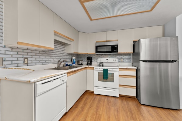 Fridge, microwave, oven, coffee/tea maker