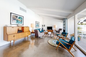 TV, fireplace, DVD player