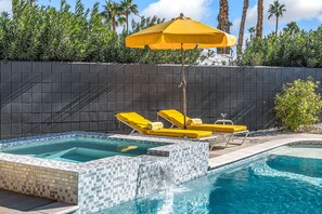 A heated pool - Iconic, bright, & dog-friendly house w/private pool, spa, pool table & grill (Palm Springs)