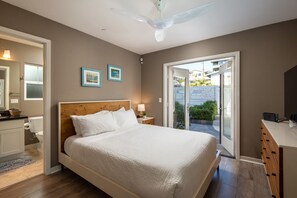 3 Schlafzimmer, Schreibtisch, Bügeleisen/Bügelbrett, Reisekinderbett