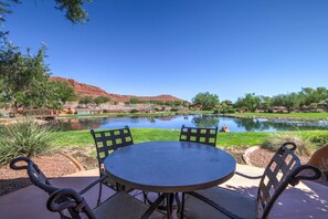 Outdoor dining - Entrada Waterside Studio Villa w/Kitchenette & Private Garage (St. George)