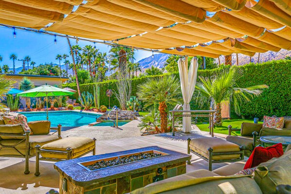 Terrace/patio - Spacious & luxurious dog-friendly home w/private pool spa & outdoor heated pool (Palm Springs)