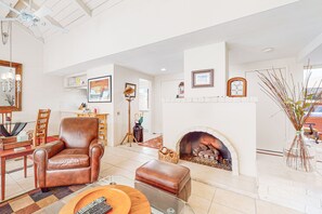 TV, fireplace, DVD player