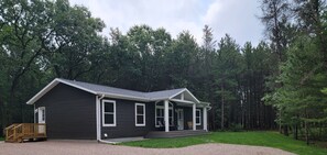 Exterior - Beautiful new house 5 min from Sand Valley Golf and 45 min from Wisconsin Dells  (Nekoosa)