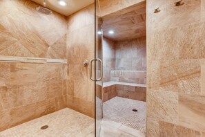Spa - In the Heart of Vail Village 4BD-4BA Remodel Condo <br>Lic#026020 (Vail)