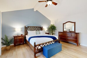 3 slaapkamers, een strijkplank/strijkijzer, internet, beddengoed