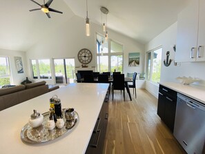 Dining - Modern cottage in the Bruce Peninsula with amazing sunset views.  (Wiarton)