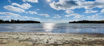Modern cottage in the Bruce Peninsula with amazing sunset views. 