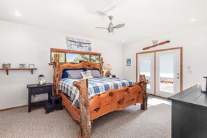 3 bedrooms, iron/ironing board, travel crib, free WiFi