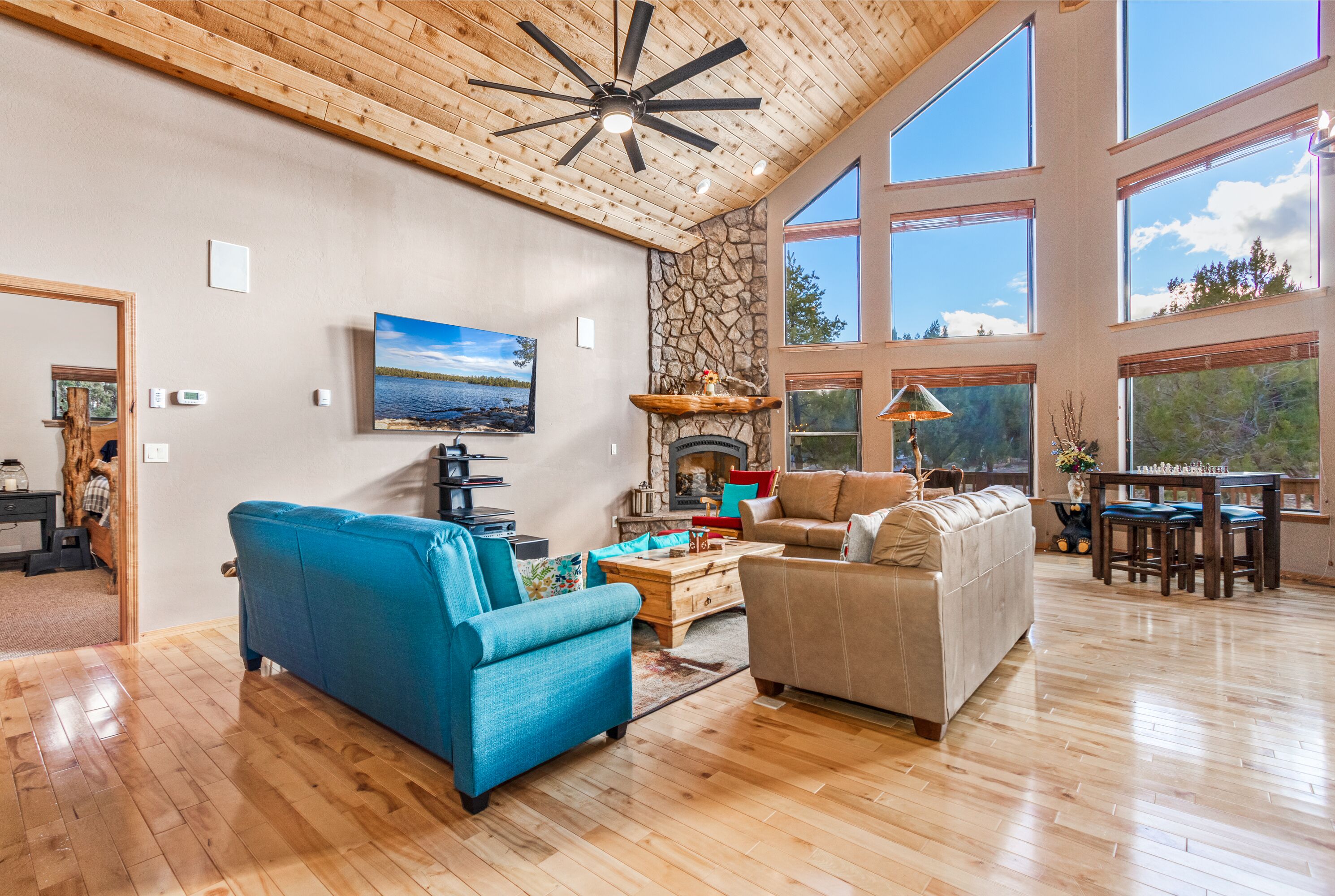 Pack your bags and leave tonight - Accommodations & Amenities Await!!! 