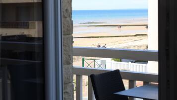 Dobbeltrom – comfort, 1 queensize-seng, byutsikt, ved havkanten | Sengetøy av topp kvalitet, skrivebord, lydisolert og wi-fi (inkludert)