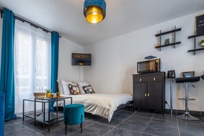 1 chambre, fer et planche à repasser, Wi-Fi, draps fournis