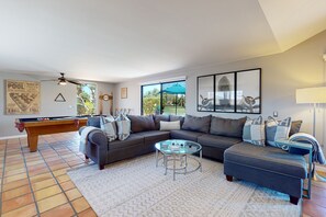 TV, fireplace, DVD player, books