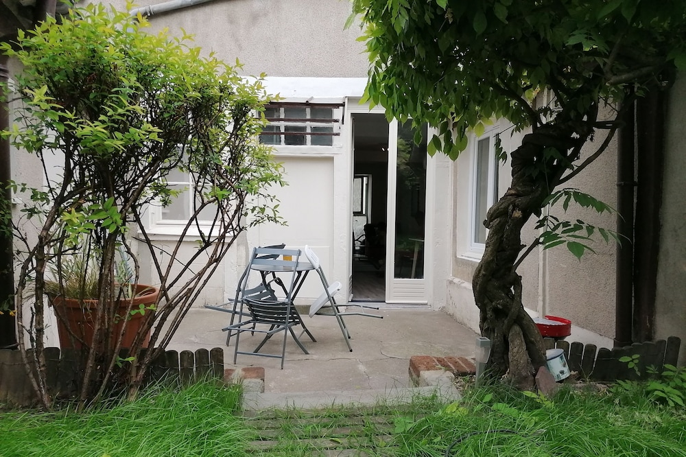 Unique studio in the center of Orléans + PRIVATE garden