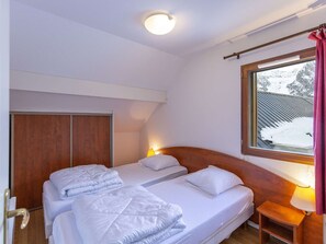 2 bedrooms