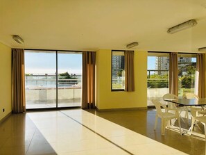 الإطلالة من المنشأة