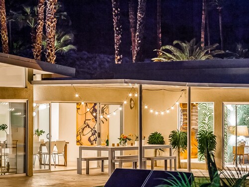 Fabulous Alexander home in the best neighborhood w/ pool, spa & mountain views