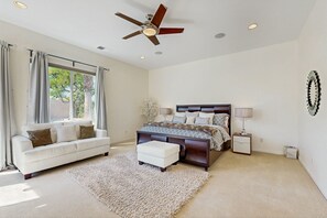 4 makuuhuonetta, silitysrauta/-lauta, internet, vuodevaatteet