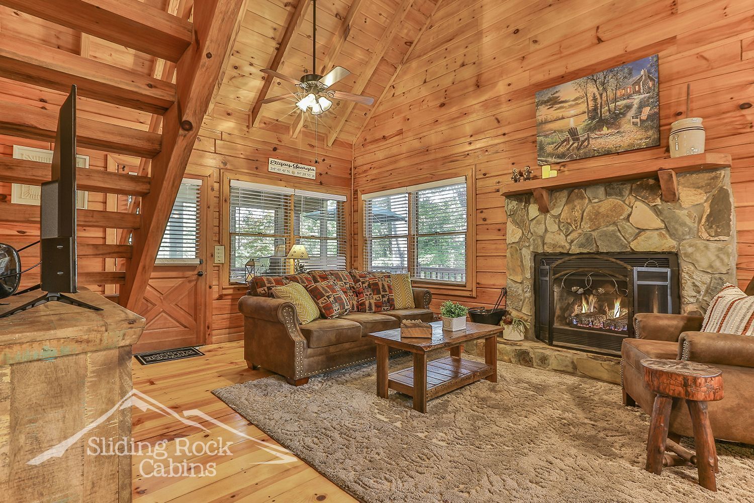 Hot tub, Pet friendly, firepit, fenced area, 1/1, WIFI, ADULT ONLY