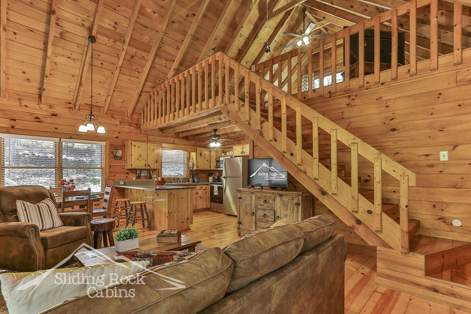 Hot tub, Pet friendly, firepit, fenced area, 1/1, WIFI, ADULT ONLY