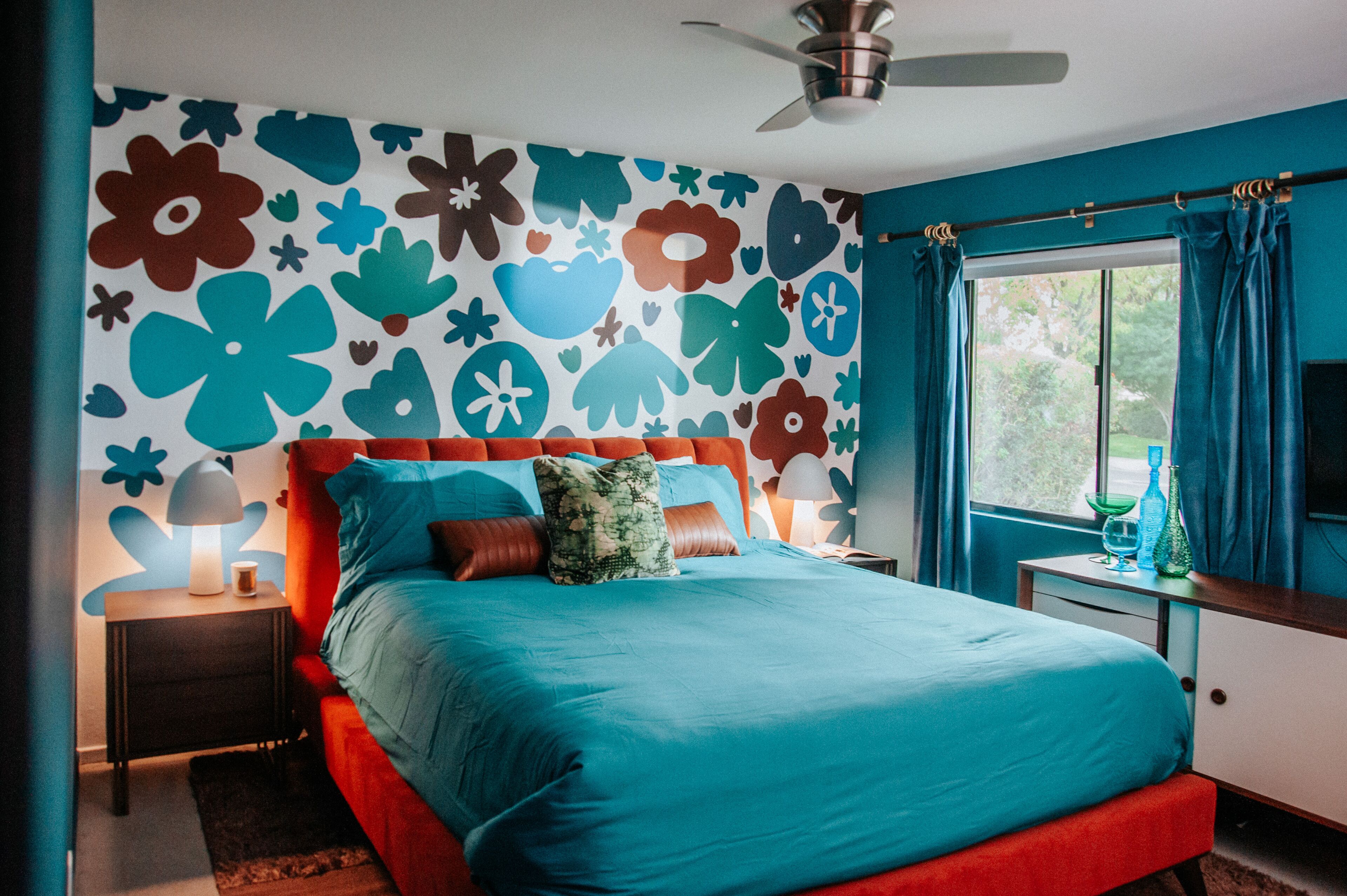 Highball House with private pool, spa, firepit & artful designer interior