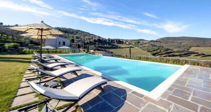 AMORE RENTALS - Villa Il Tinaio with Private Pool, Garden, Terraces and Parking