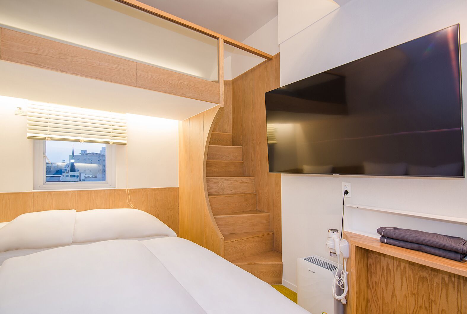 blo by blo room | soundproofing, free wifi, bed sheets