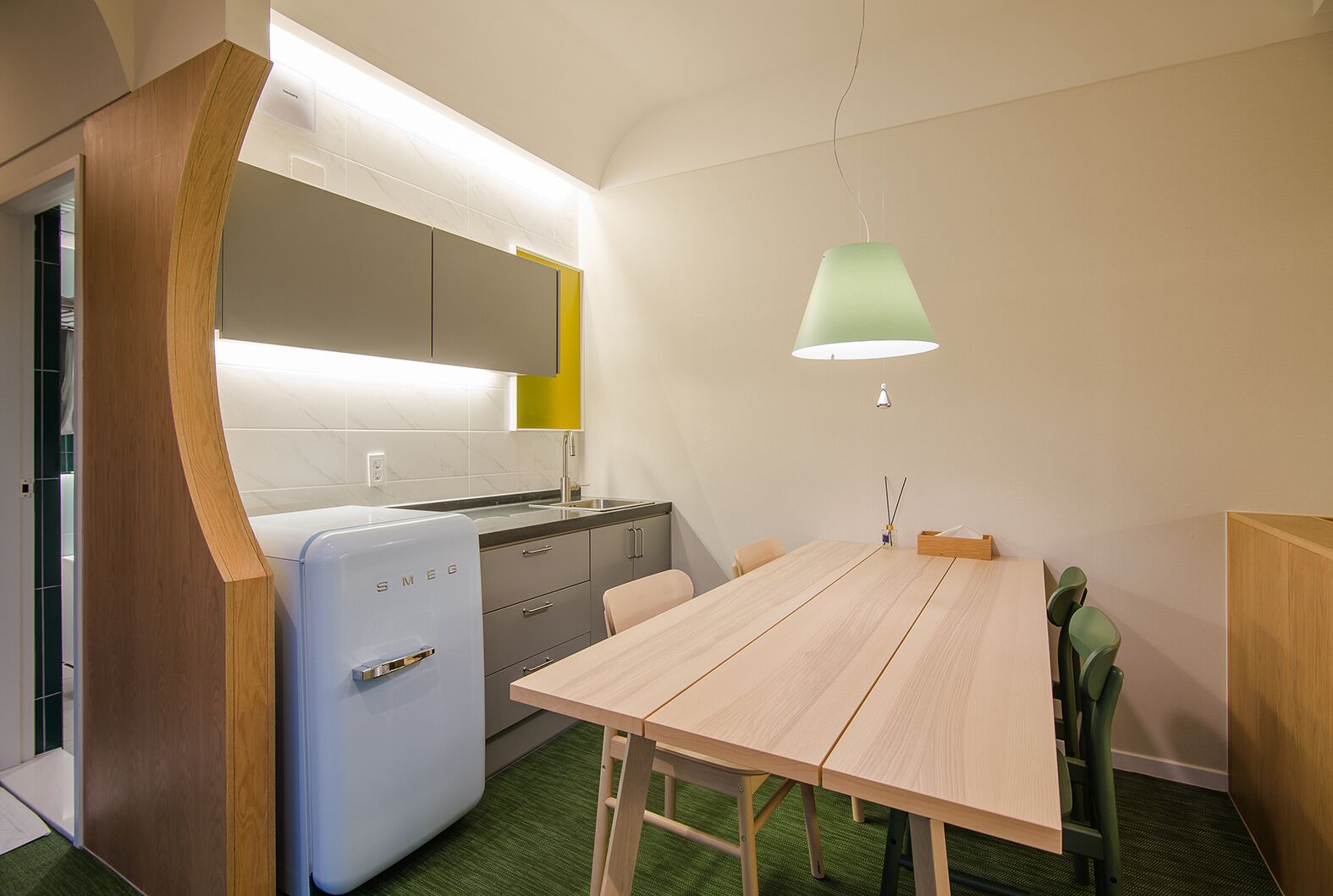 blo by blo room | in-room dining