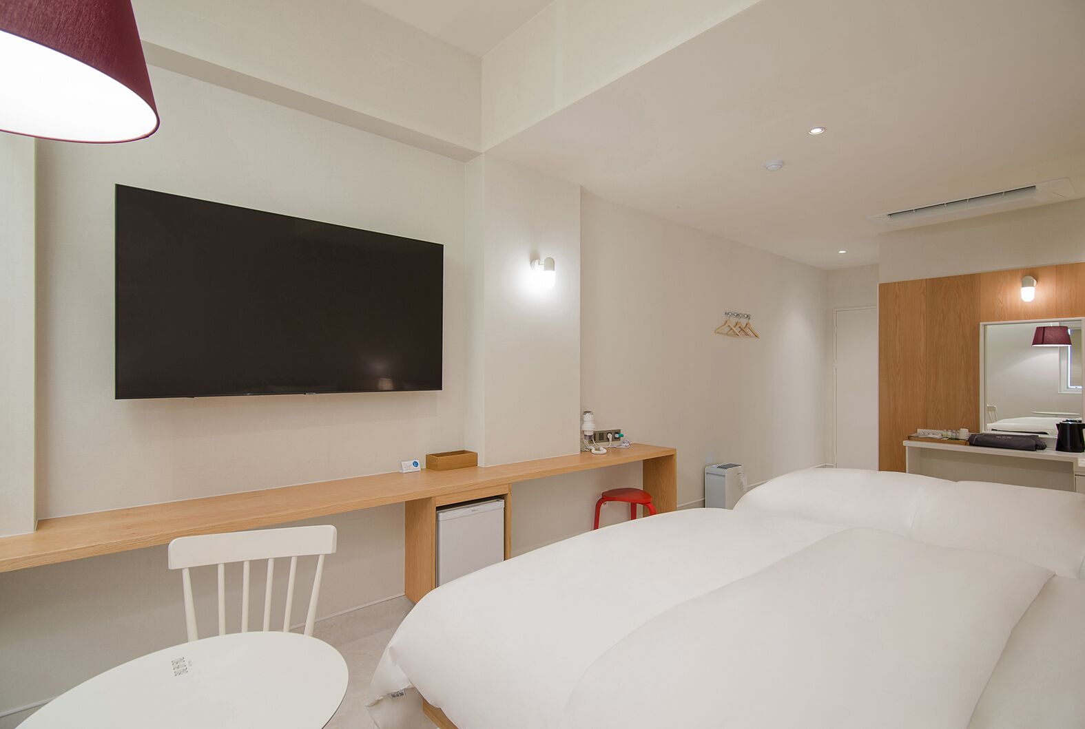 royal suite | soundproofing, free wifi, bed sheets