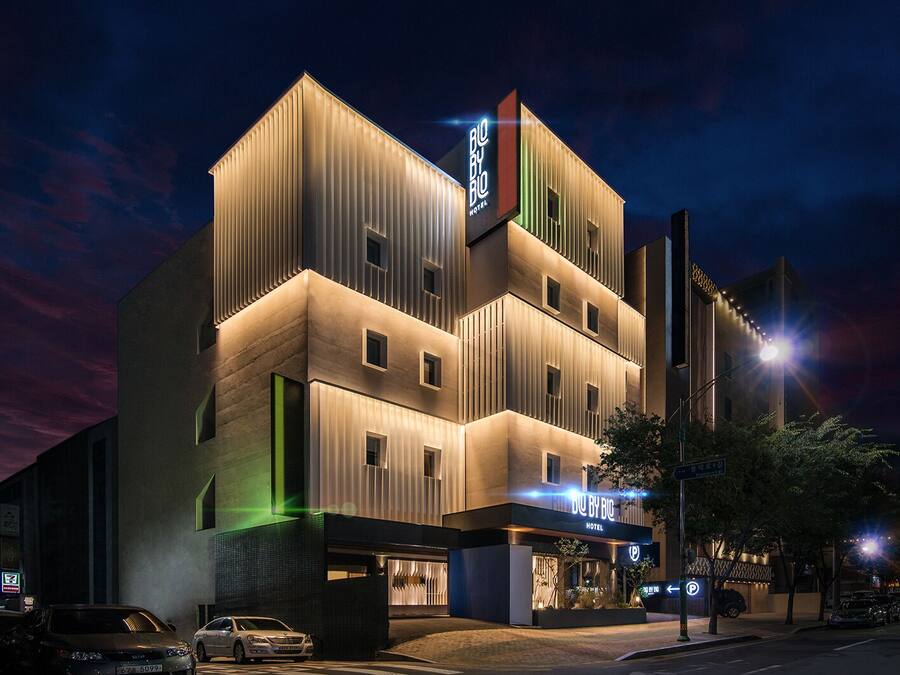 Fachada de la propiedad