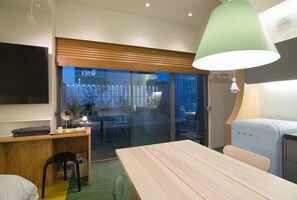 BLO BY BLO Room | Área de sala de estar | Televisión de pantalla plana 