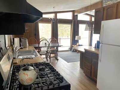 Deep Woods Cabin Rentals Cabin #1 Pet Friendly