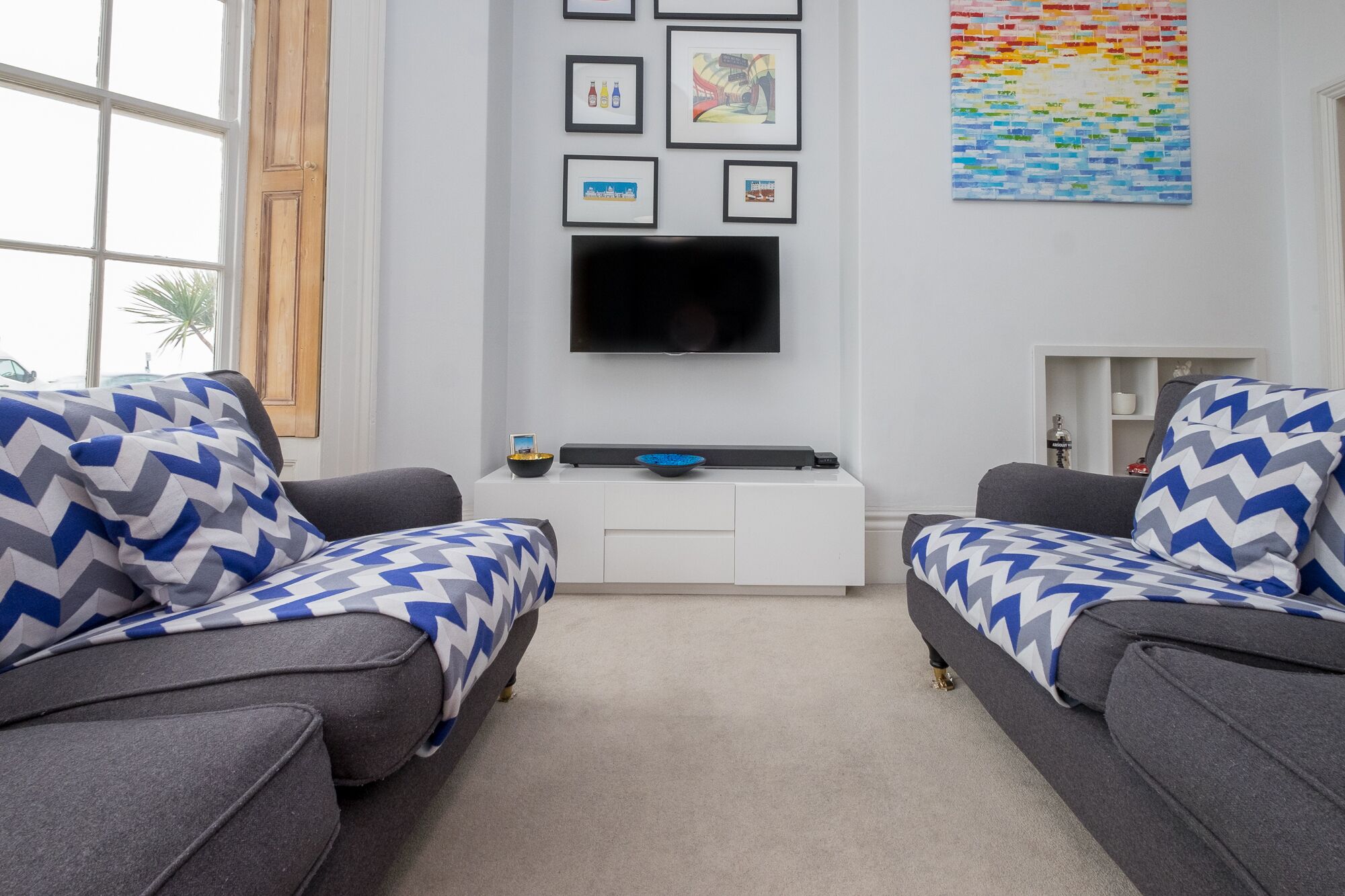 Lux 2 bed seaviews: New listing discount *****