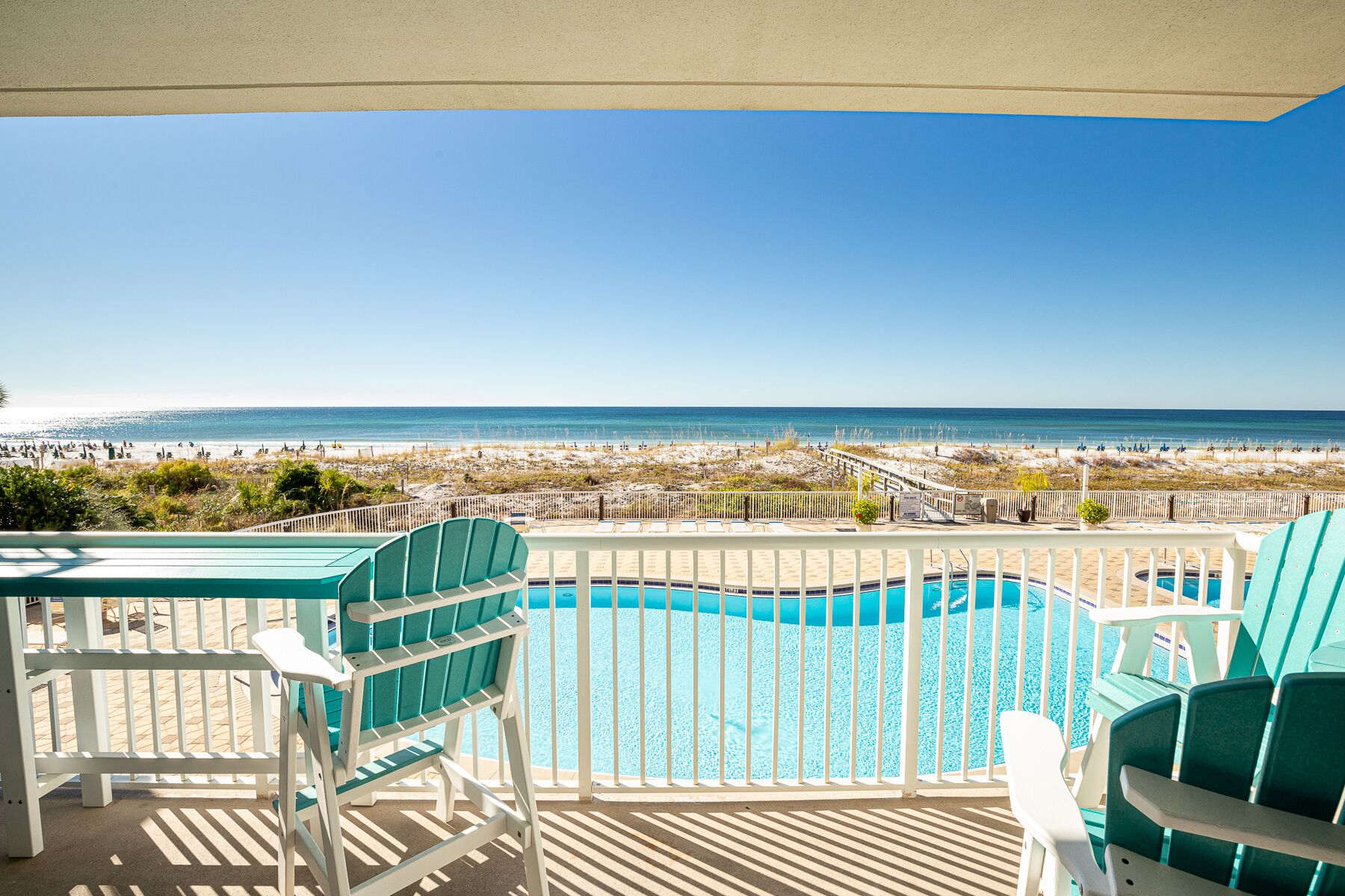 Utendørsbasseng og et oppvarmet basseng